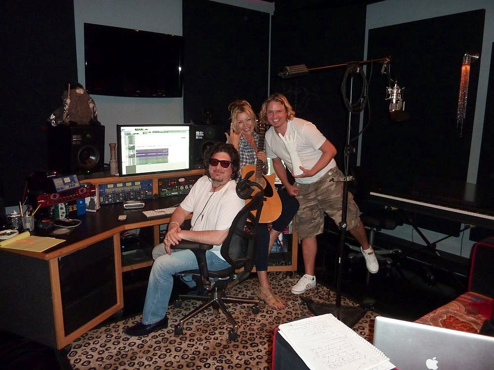 Writing & recording "Working everything that I got" with Kristine W in Las Vegas.